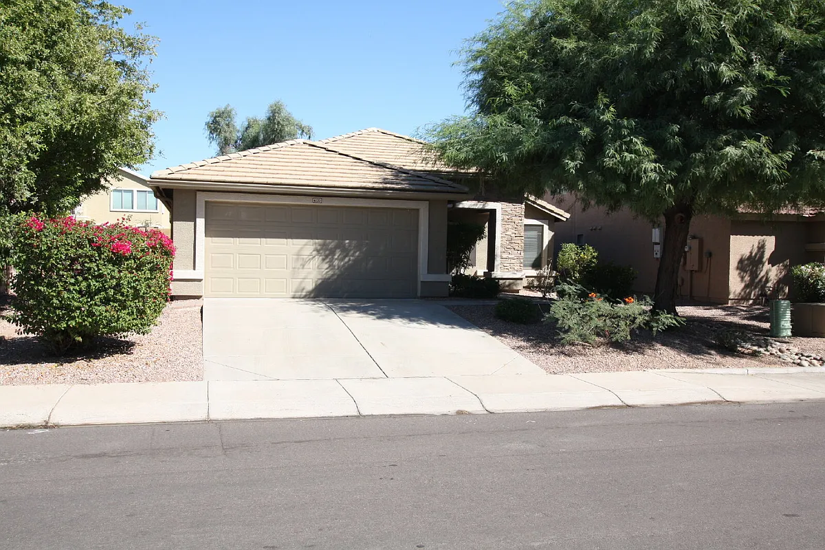 Building Photo - 6123 N 135th Dr