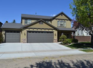 696 W Producer Dr, Meridian, ID 83646