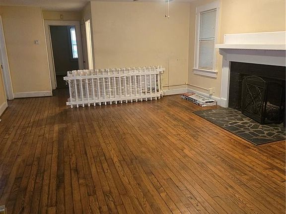 5th image of 3320 Spring St
