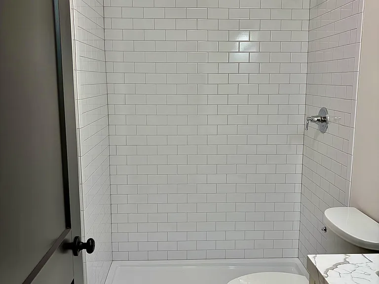 1900 Ridgewood Dr — Photo 6