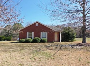 140 Country View Dr, Shorter, AL 36075