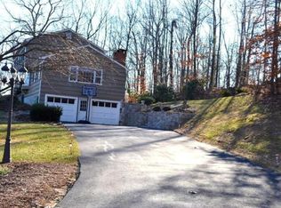 1 N Branch Rd, Newtown, CT 06470