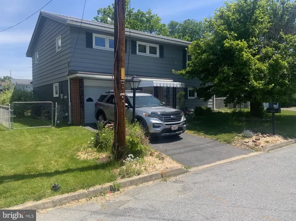 1204 S 10th St, Altoona, PA 16602
