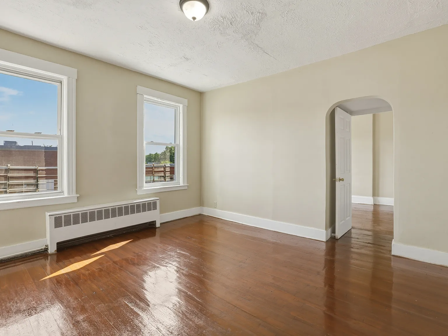2 bed, 817 sqft, $1,375 — Photo 3