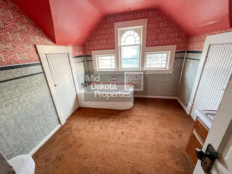 101 W Wisconsin St — Photo 16