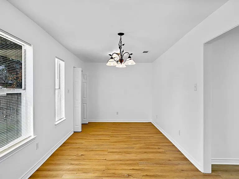 2604 Danny Ln — Photo 12