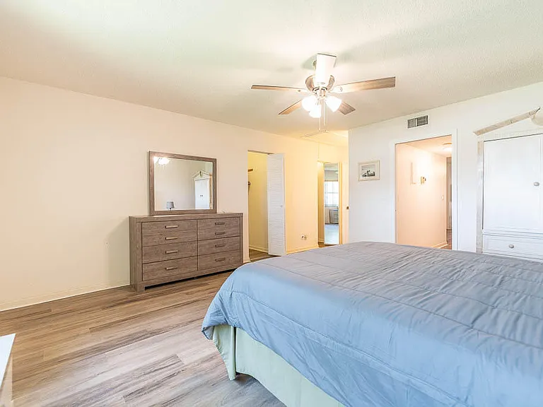 5061 Lakefront Blvd #B — Photo 22