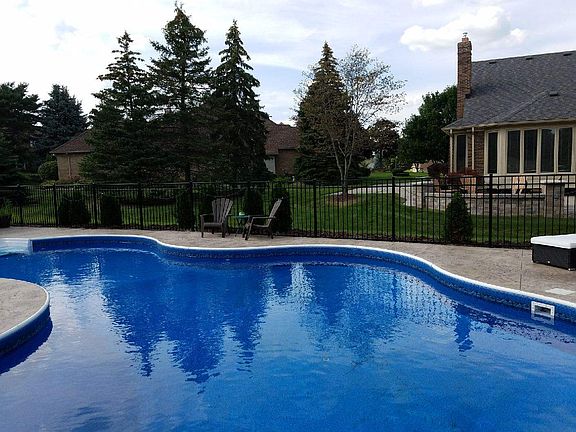 30,000 gal salt water pool