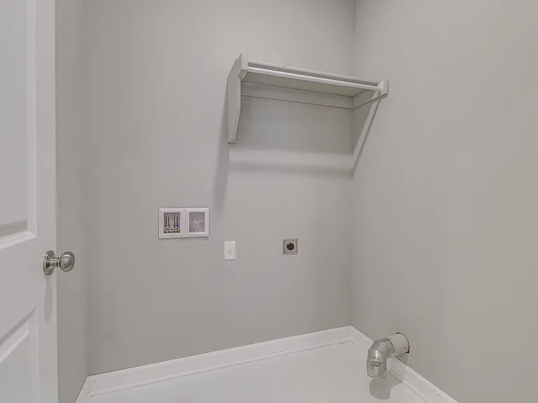 3859 S Thompson St — Photo 1