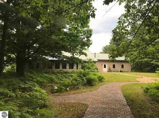 8707 Bissel Creek Ln, Williamsburg, MI 49690