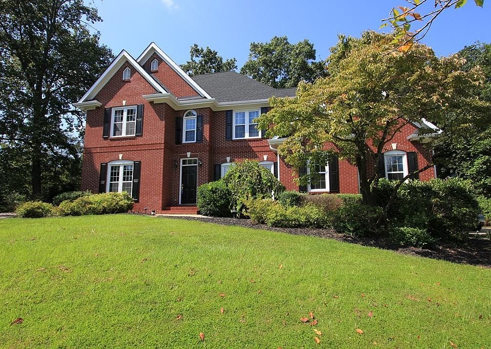 1st image of 1682 Oakhurst Dr