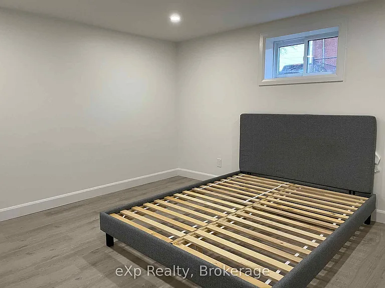 536 Dundas St E #LOWER — Photo 7