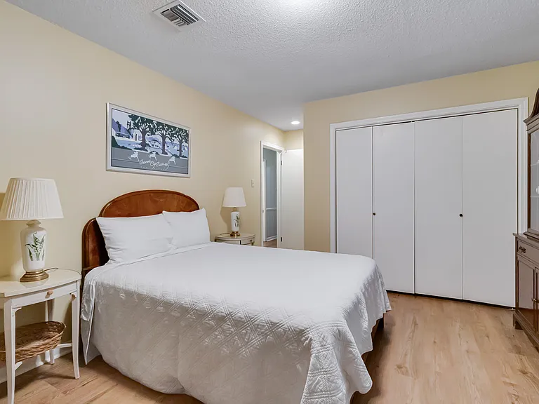 412 Woodvale Ave — Photo 20