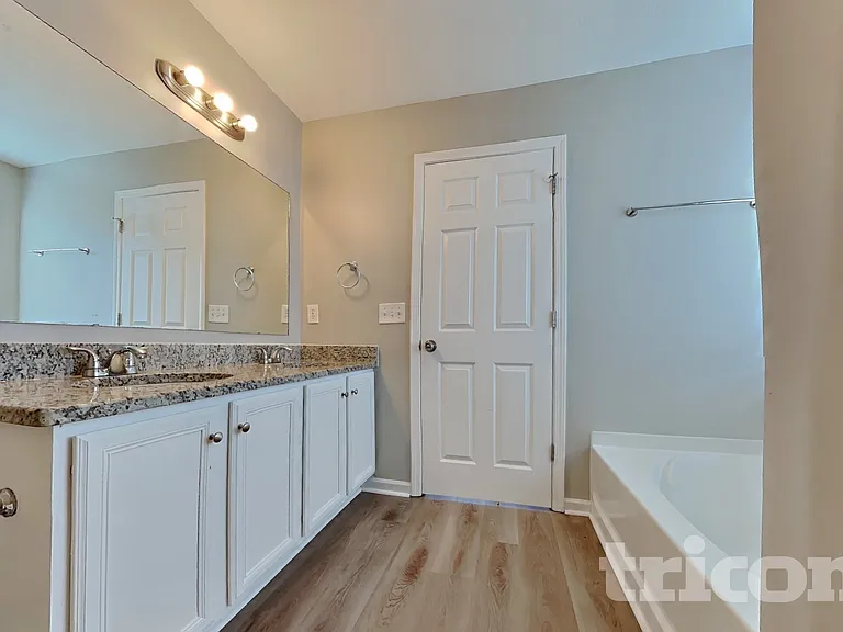 5004 Millpond Ct — Photo 9