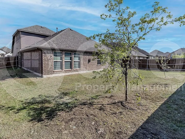 3215 Mattie Grey Ln — Photo 34