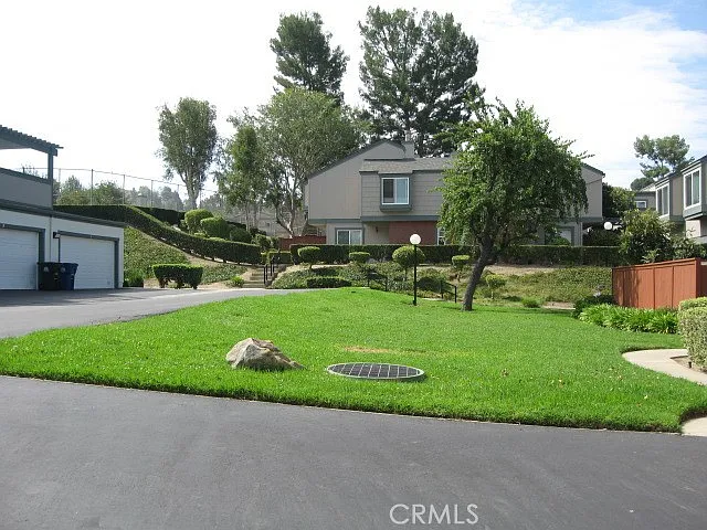1110 Cleghorn Dr #G — Photo 13