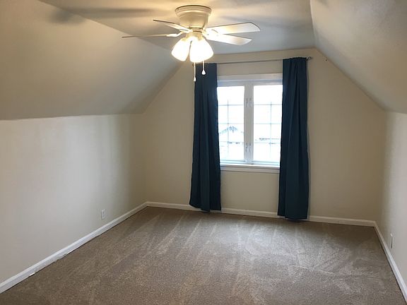 3rd image of 413 Chester Ave #4