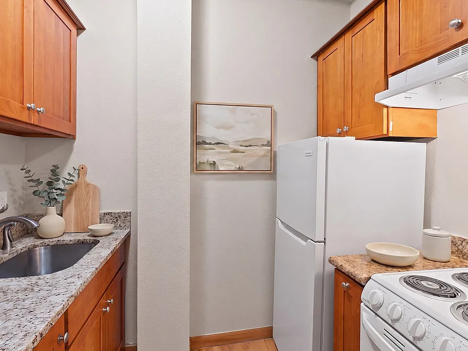 Maurice Dear Apartments