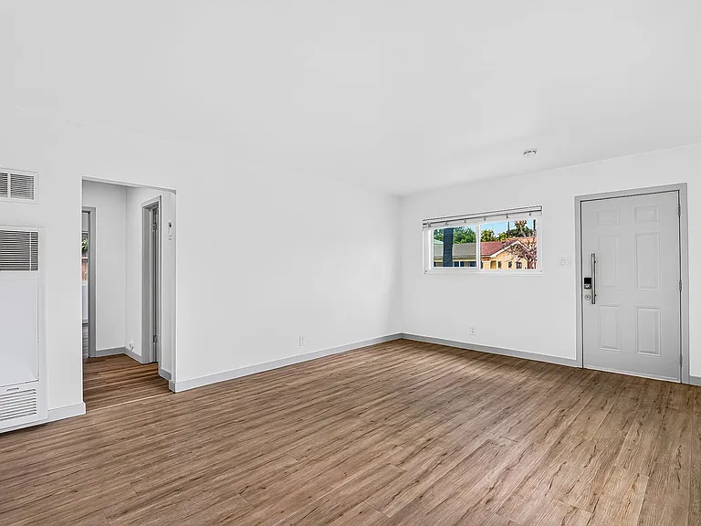 359 East Esther Street — Photo 34