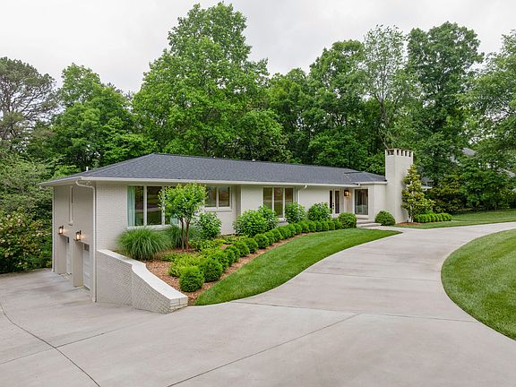 2nd image of 1020 River Hills Cir