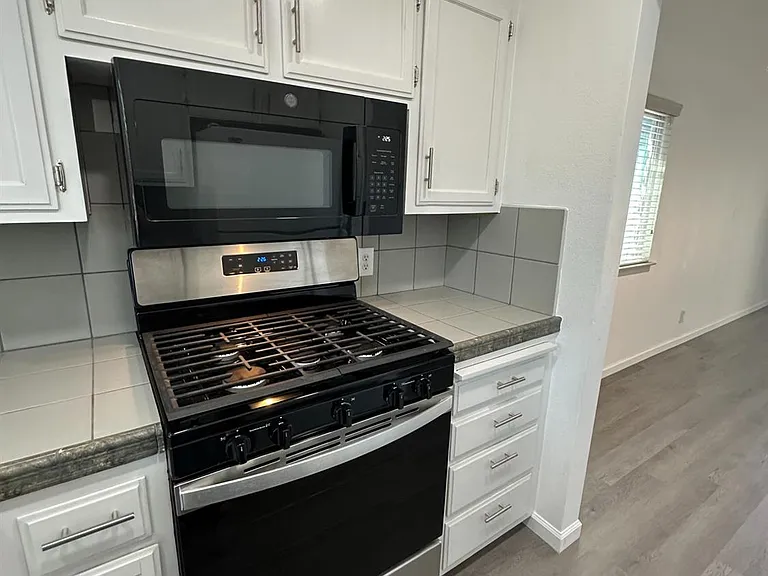 1415 E Rialto Ave #104 — Photo 8