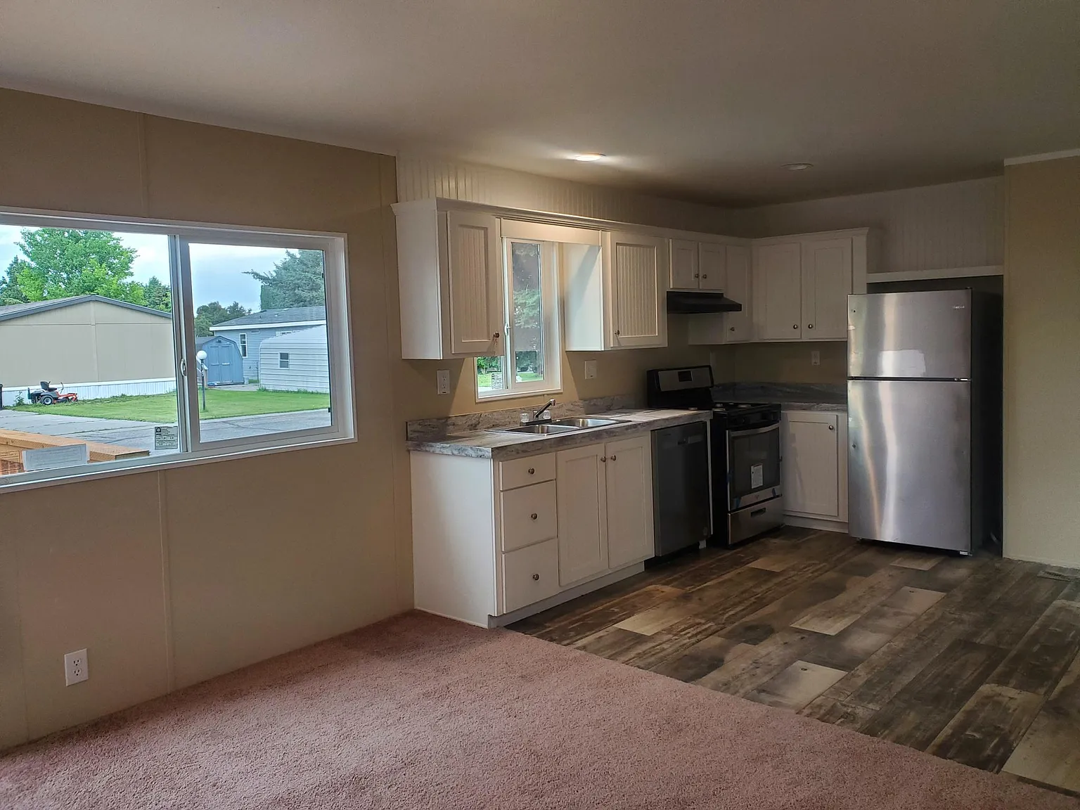 3 bed, $1,400 — Photo 2