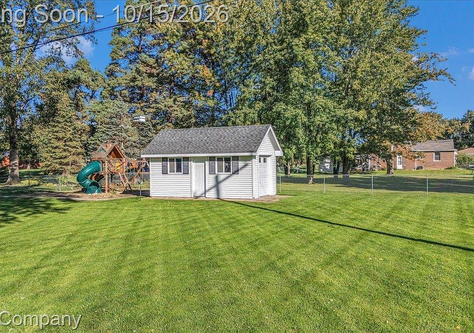 22831 Ulrich St, photo 11