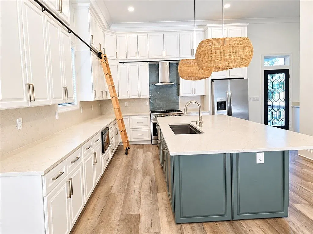 4 bed, 4.5 bath, 3019 sqft, $4,995 — Photo 4