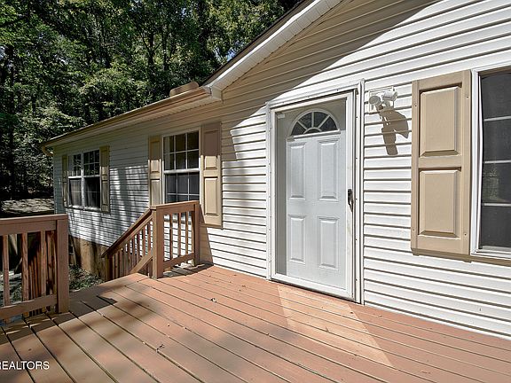 3rd image of 351 Lake Forest Dr