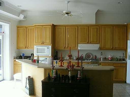 2nd image of 1050 Belvedere Ct NE