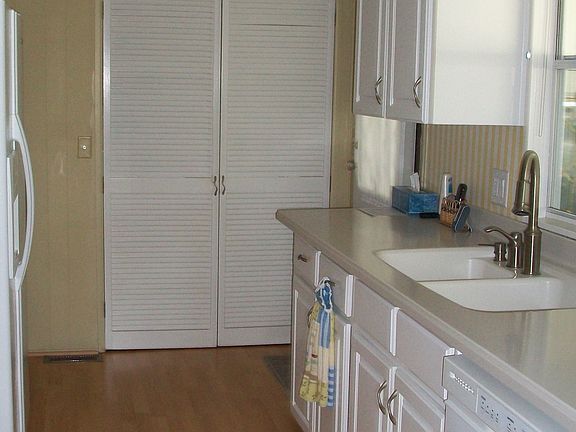 5th image of 311 Hawthorne Blvd