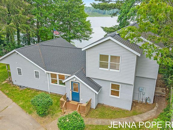 5th image of 3860 Wilson Beach Rd