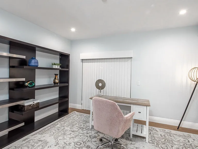 2939 Leeward Ave #509 — Photo 9