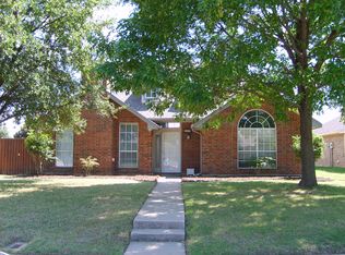 802 Red Oak Dr, Lewisville, TX 75067