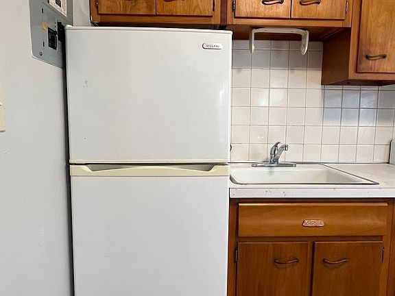 4th image of 2087 W 98th St APT 3