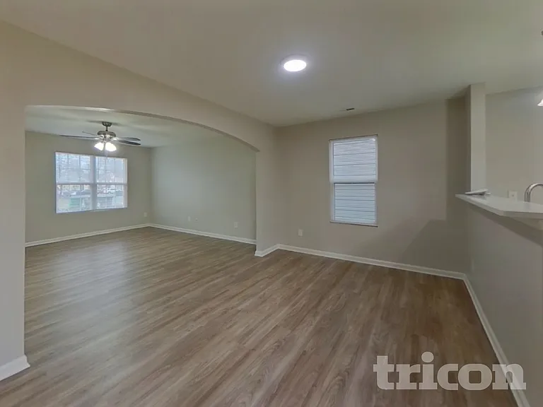 2423 Shad Ct — Photo 5