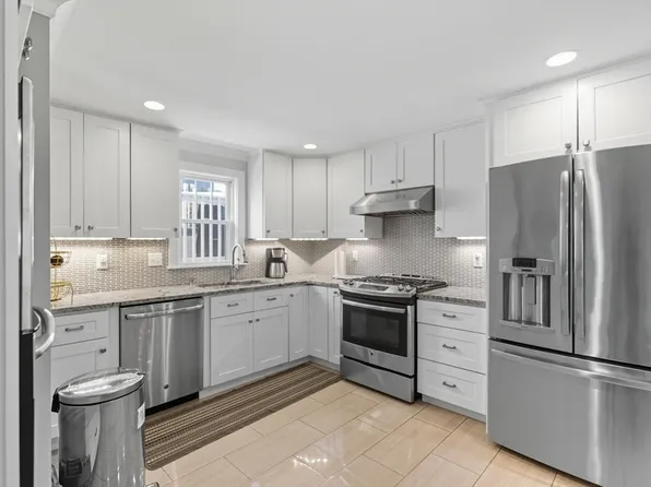28 Roberts St, Malden, MA 02148