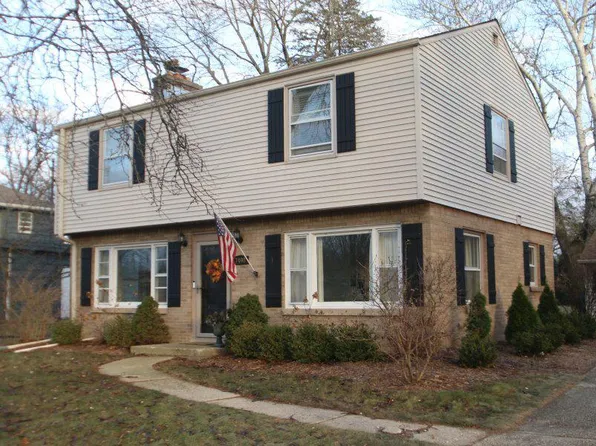 7408 North Crossway ROAD, Fox Point, WI 53217