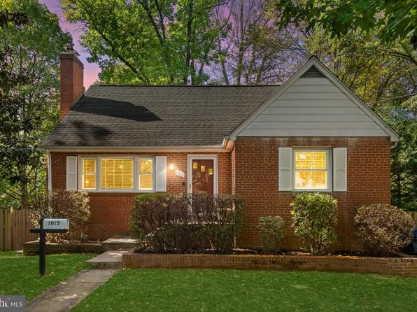 1015 Kennedy St, Falls Church, VA 22046