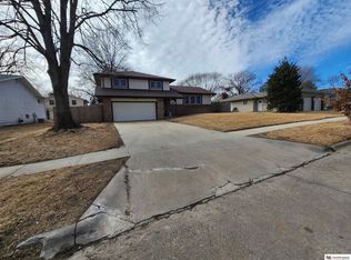 13595 Walnut St, Omaha, NE 68144