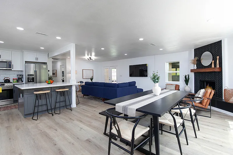4 bed, 2.0 bath, $8,125 — Photo 3