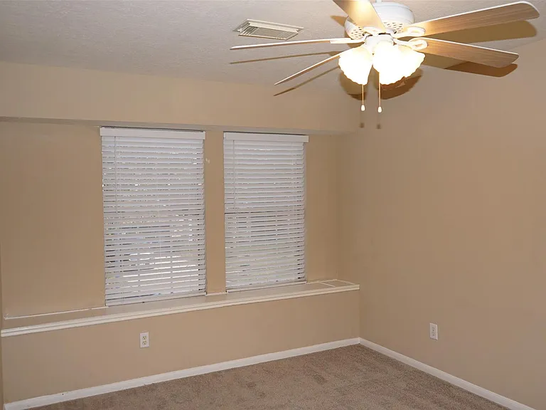 18807 Timbers Dr — Photo 19