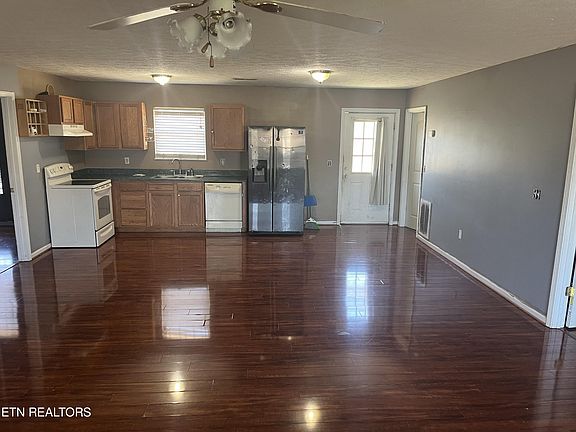 2nd image of 207 Gray Slate Cir