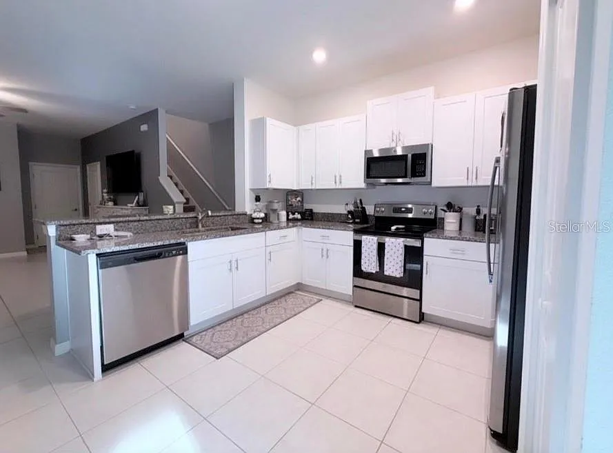 3 bed, 2.5 bath, 1634 sqft, $2,199 — Photo 4