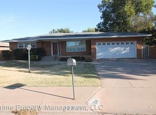 1304 Stratford Ln, Clovis, NM 88101