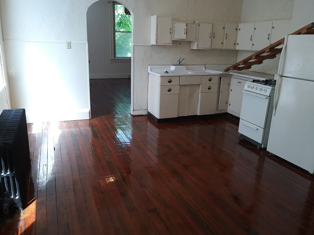 Building Photo - 2232 Ravine St #1