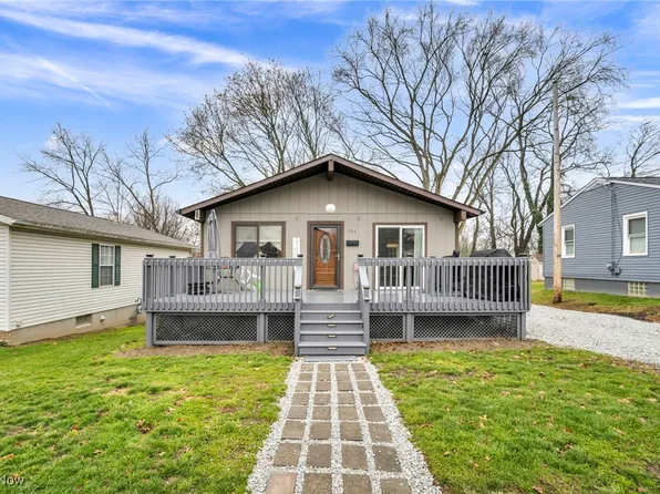 231 W Way St, Barberton, OH 44203