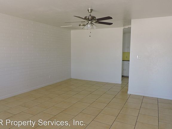 3rd image of 1109 E 12th St
