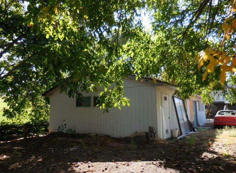 2nd image of 2425 12th Ave