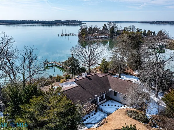 172 Tilden Ln, Weems, VA 22576